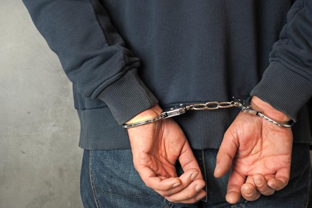 De Facto Arrests: What Are They, When Does a Detention Become an Arrest and What Facts Determine It?